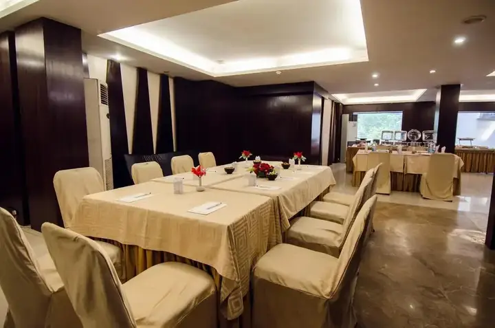 Колката: Roland Hotel