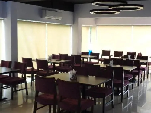 Шамшабад: Oyster Airport Hotel