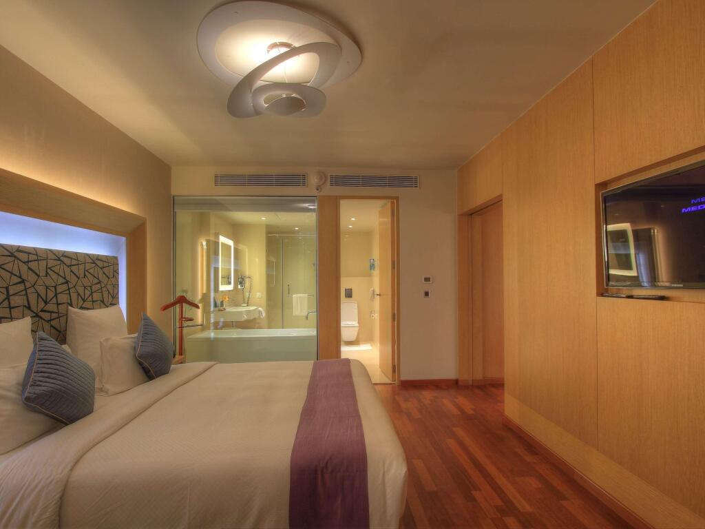 Novotel Visakhapatnam Varun Beach Hotel — фото 1