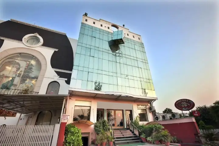Лудхиана: Hotel Aditya