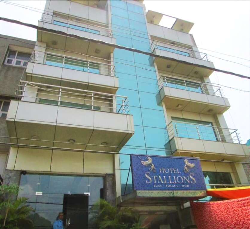 Hotel Stallions — фото 1