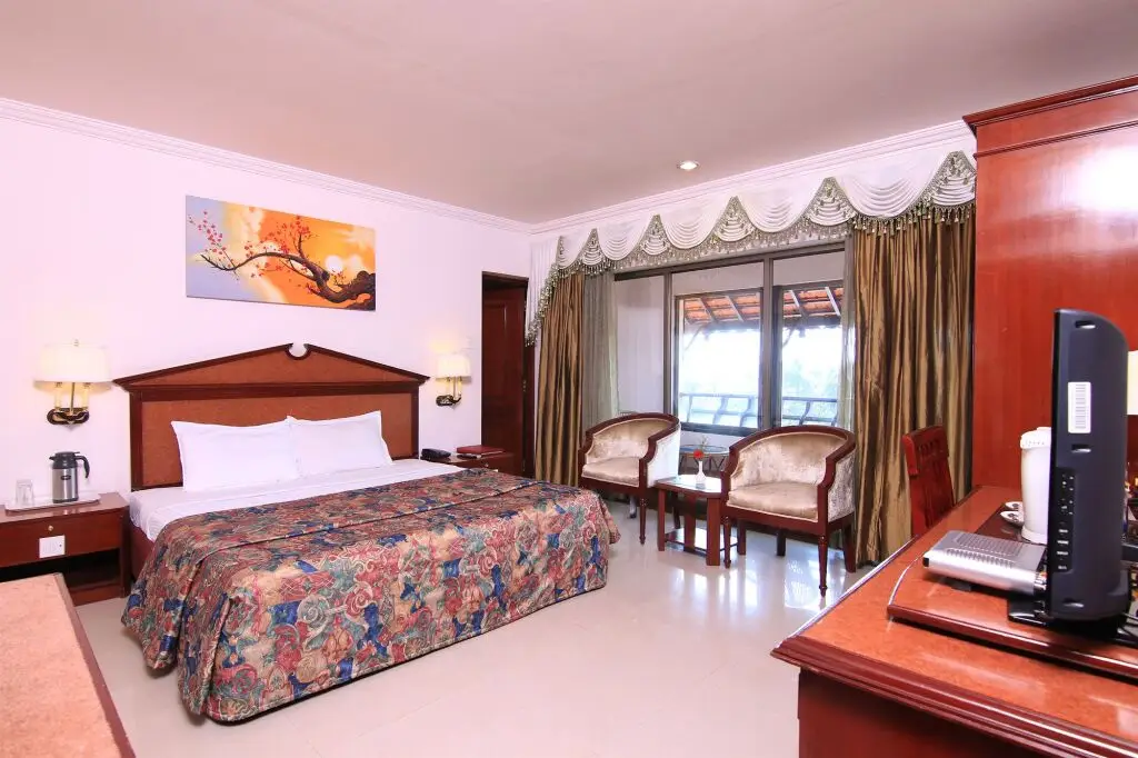 Кондотти: Westway Hotel