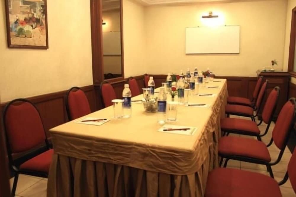 Бангалор: Hotel Basant Residency
