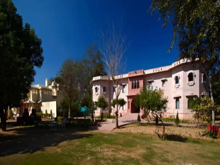 Алвар: Hotel Alwarbagh