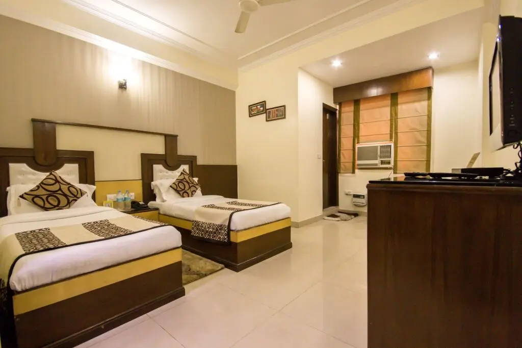 Нью-Дели: Hotel Grand Park Inn