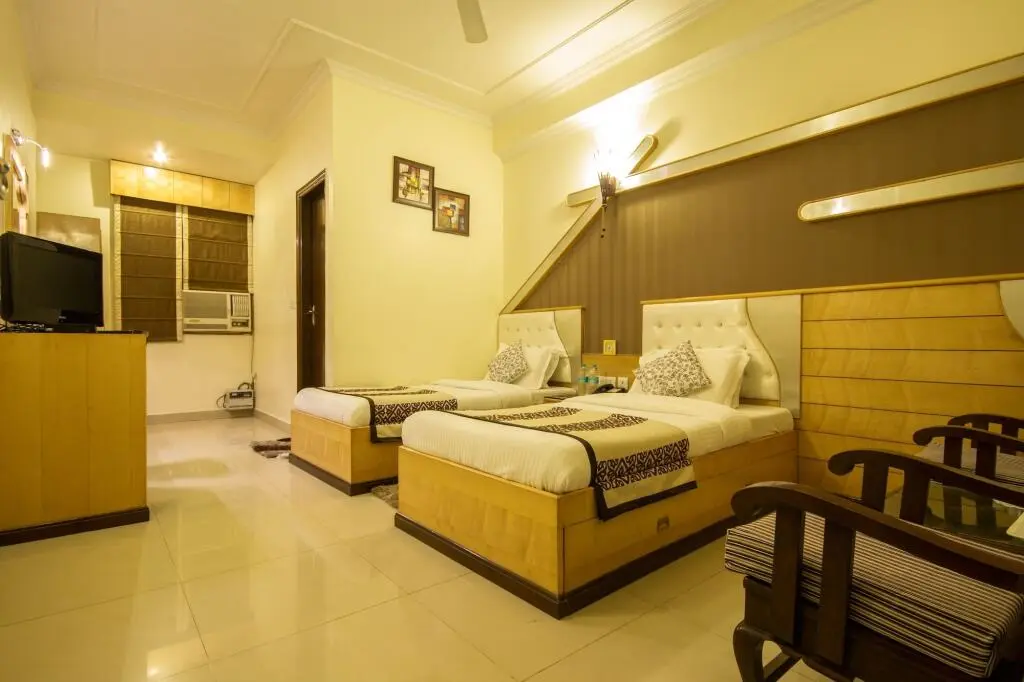 Нью-Дели: Hotel Grand Park Inn