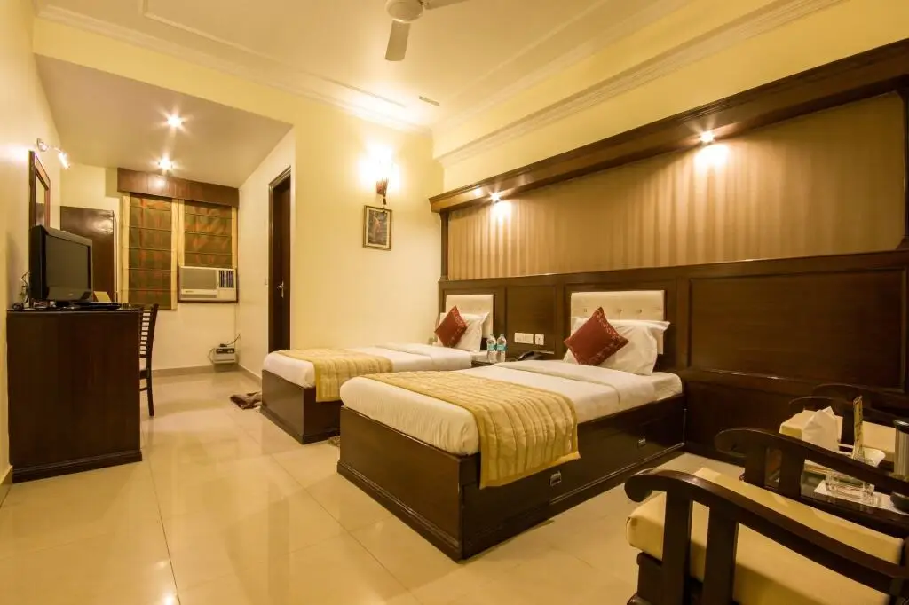 Нью-Дели: Hotel Grand Park Inn