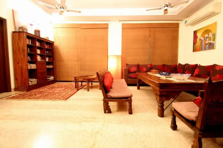 Нью-Дели: Shanti Home
