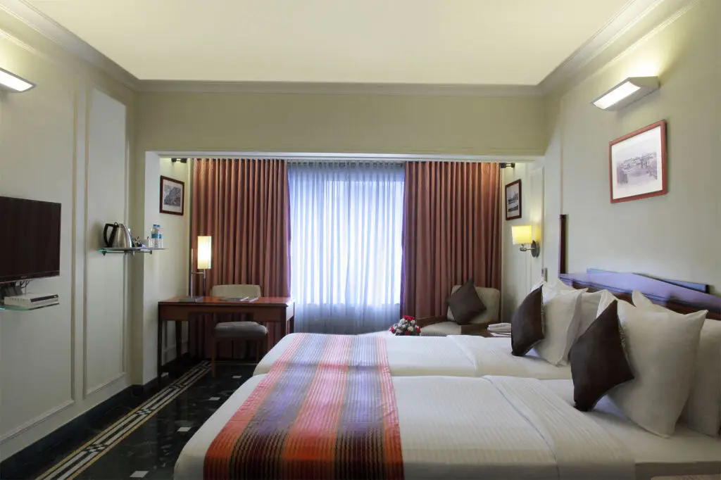 Мумбаи: Hiltop Hotel