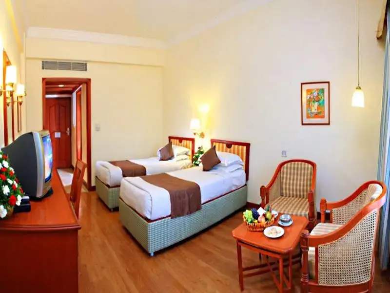 Недумбассери: Abad Airport Hotel