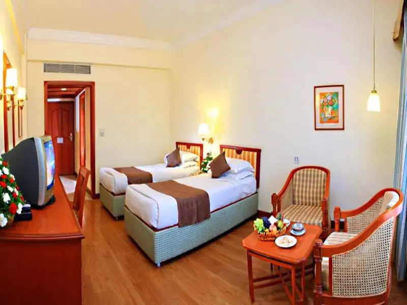 Недумбассери: Abad Airport Hotel