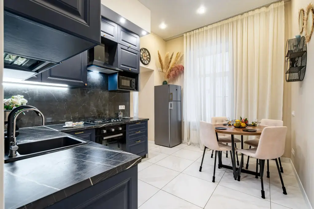 Санкт-Петербург: Апартаменты Sergeew Apartments 2-х комнатный апартамент у Английской набережной