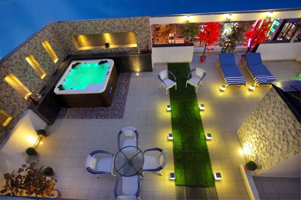 Нью-Дели: Hotel The Pearl - Newly Renovated in City Centre