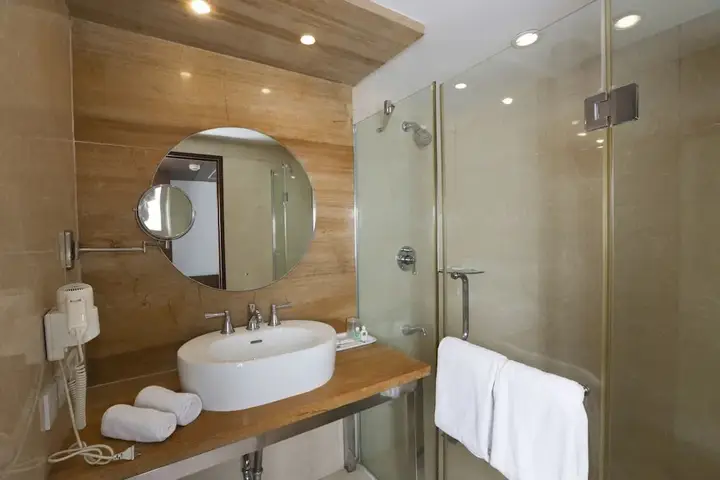 Бангалор: Hotel Trinity Isle