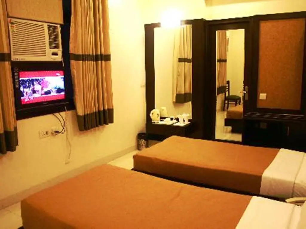 Нью-Дели: Hotel Saar Inn