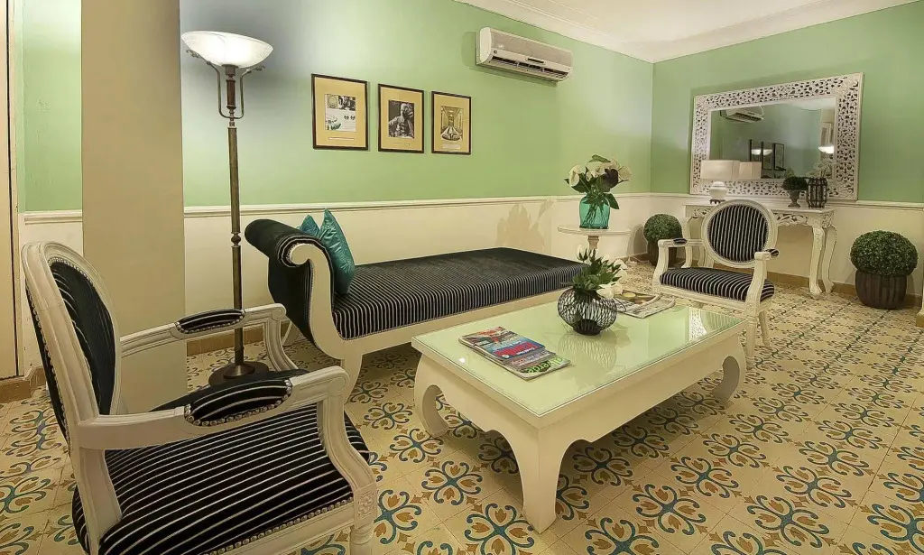 Нью-Дели: Hotel Ajanta
