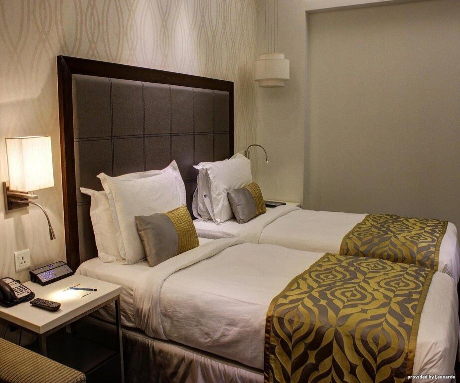 Мумбаи: The Sahil Hotel
