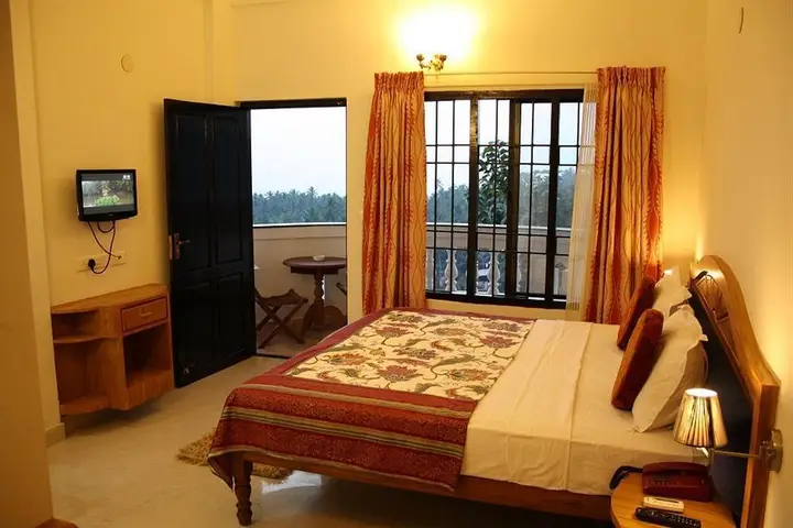 Ковалам: Hill and Sea View Beach Resort