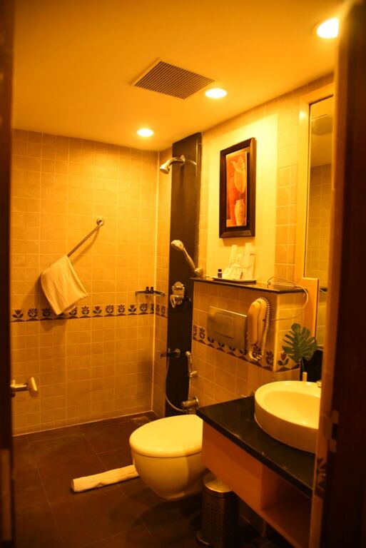 Бангалор: Royal Orchid Suites