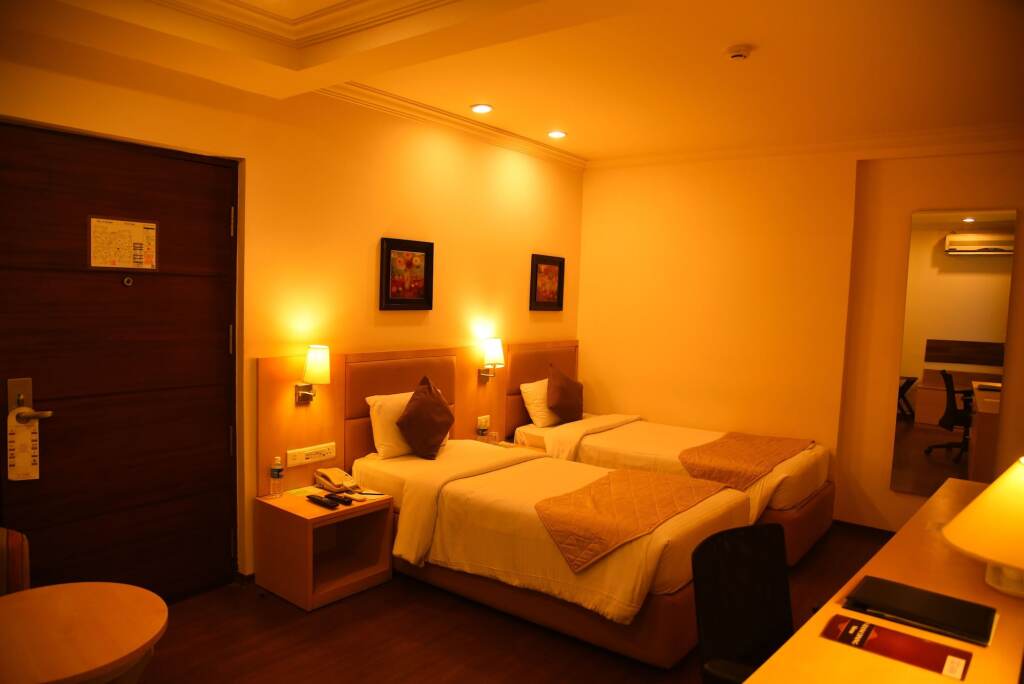 Бангалор: Royal Orchid Suites
