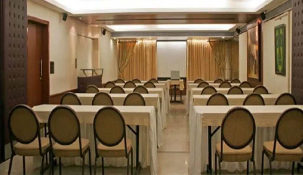 Мумбаи: Diplomat Hotel
