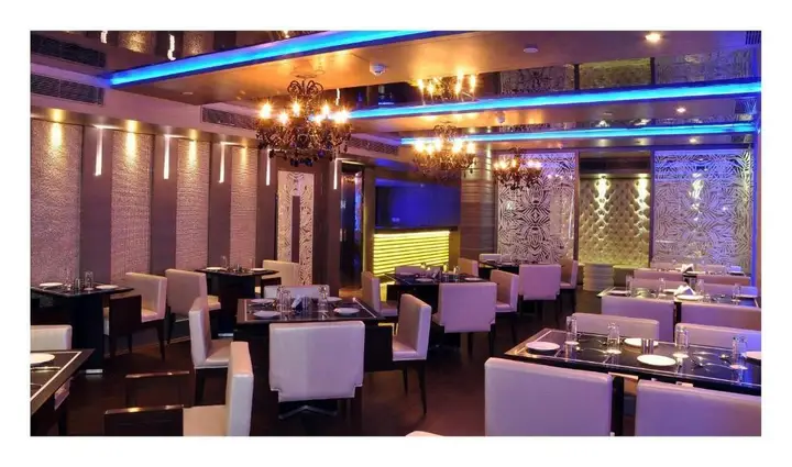 Нью-Дели: Almondz Hotel