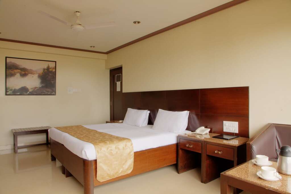 Мумбаи: Kings International Juhu