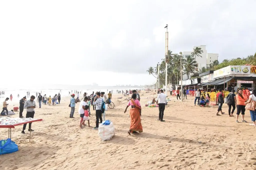 Мумбаи: Kings International Juhu