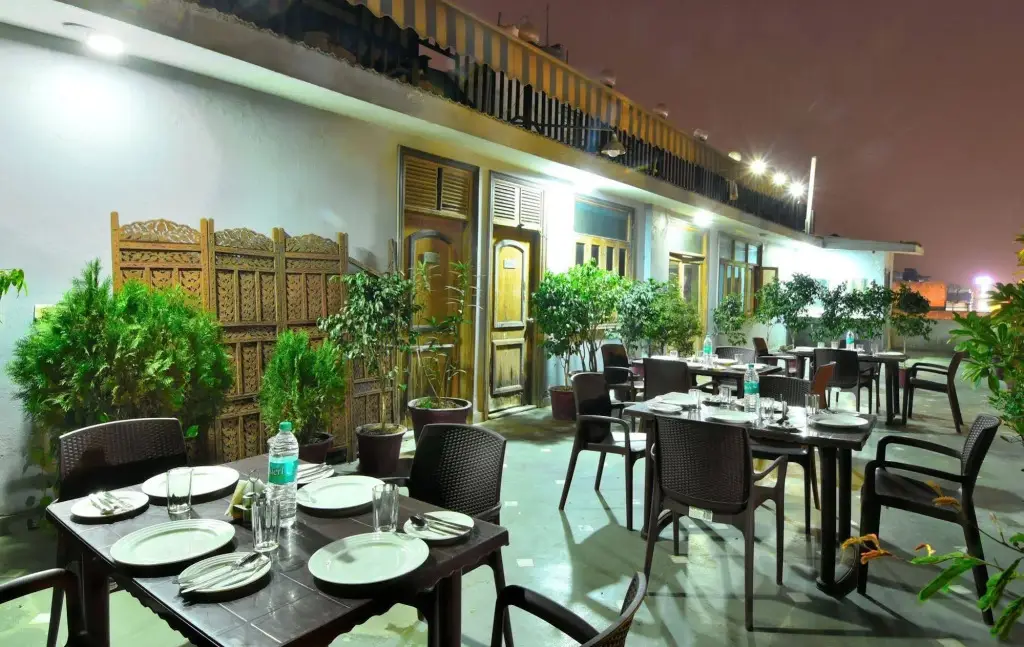 Нью-Дели: Hotel De Holiday International