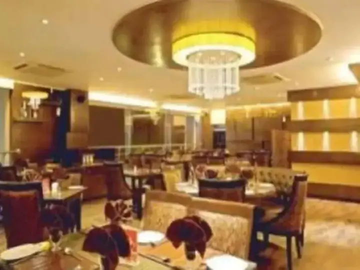 Ахмедабад: DRH Regency