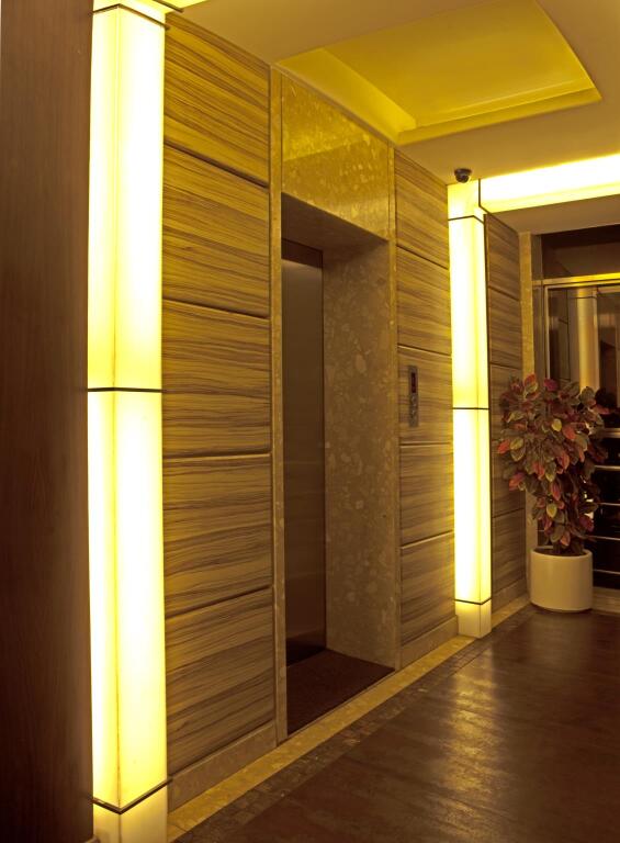 Ахмедабад: DRH Regency