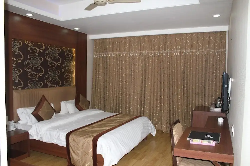 Bilaspur: Hotel East Park