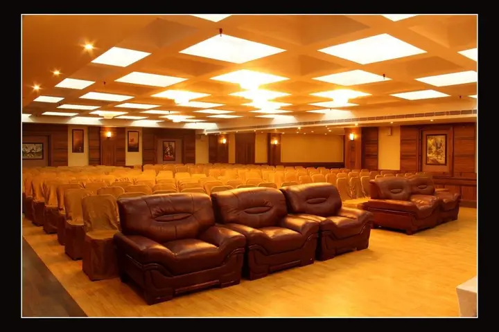 Bilaspur: Hotel East Park