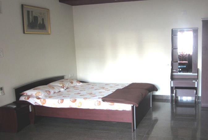 Бангалор: Richmond Suites