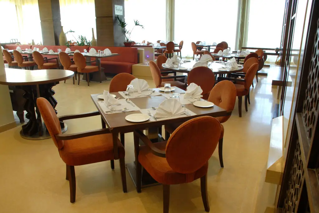 Кукас: Cambay Grand