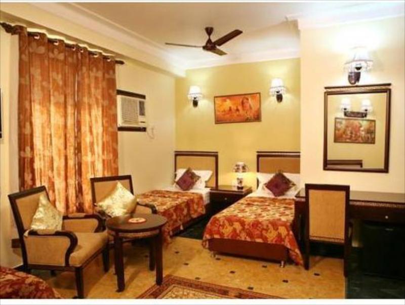 Нью-Дели: Revels Plum Hotel