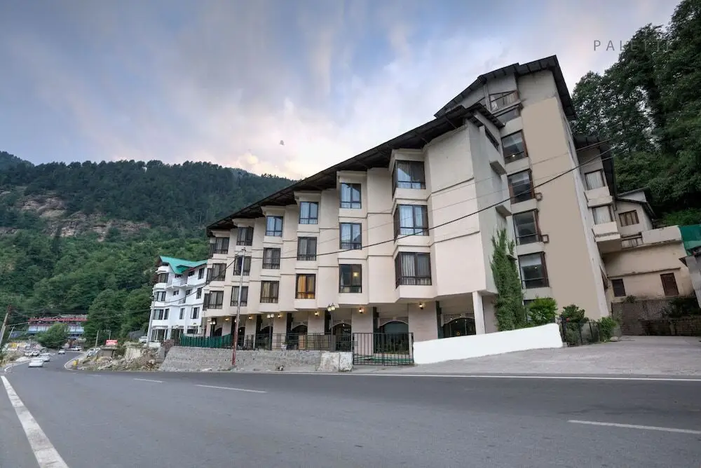 Манали: The River Crescent Resort