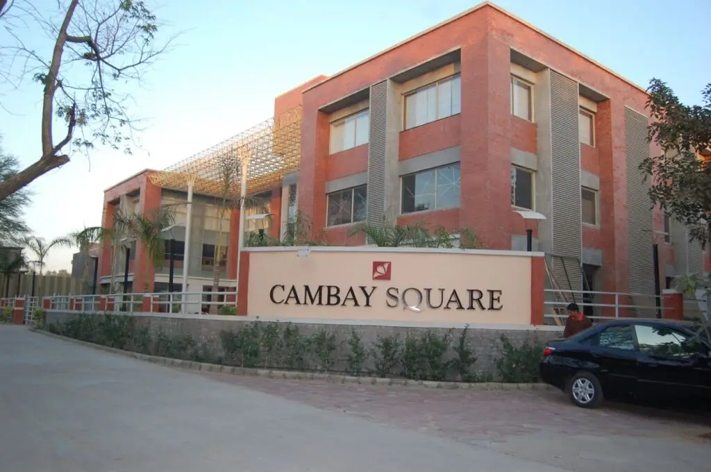 Гандхинагар: Cambay Sapphire