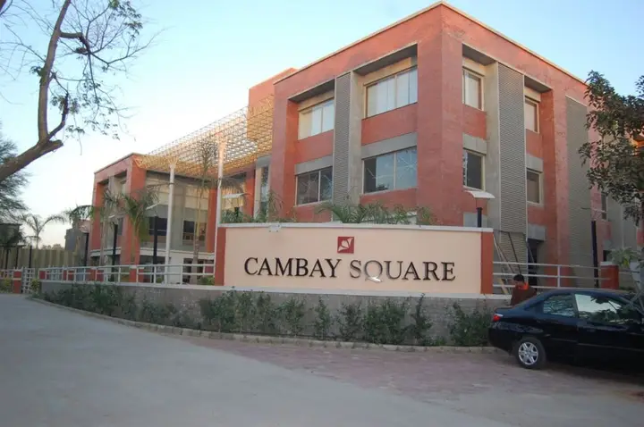 Гандхинагар: Cambay Sapphire