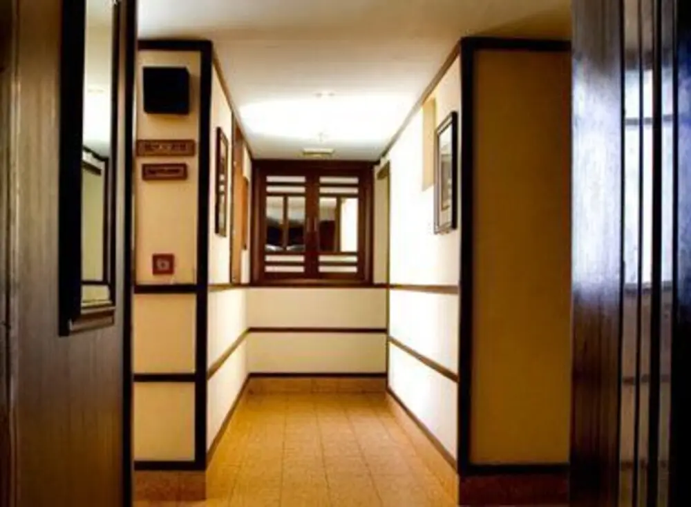 Hotel Broadway — фото 1