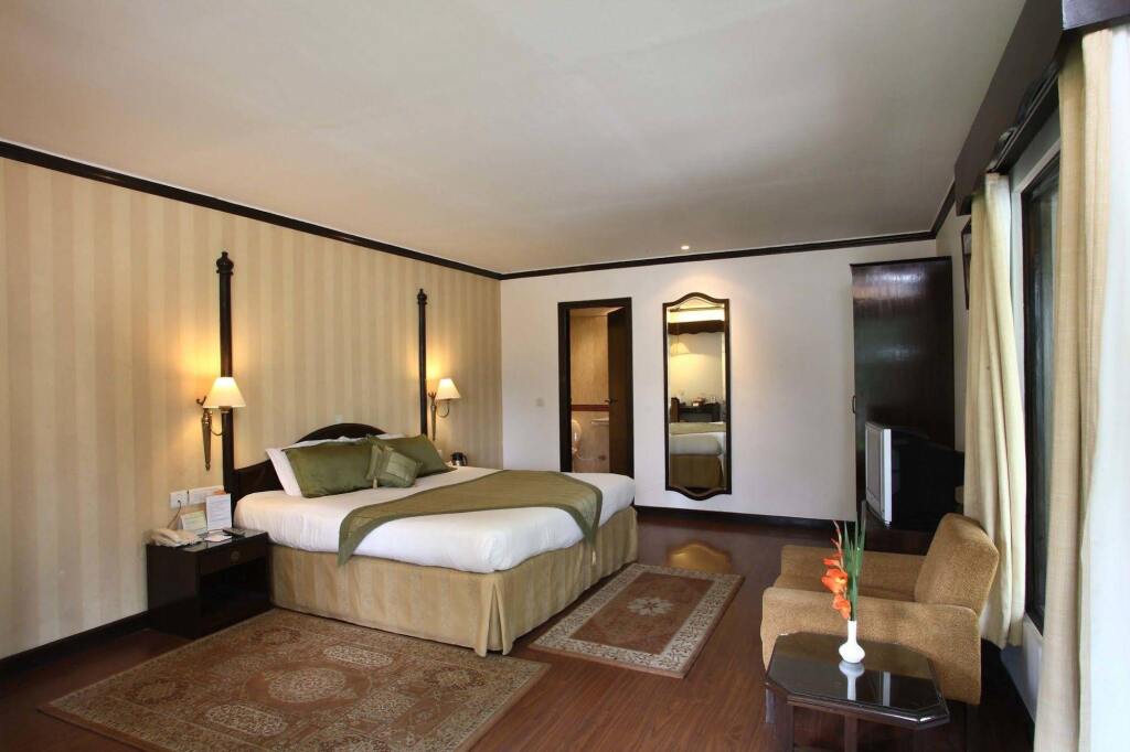 Наинитал: Shervani Hilltop Resort