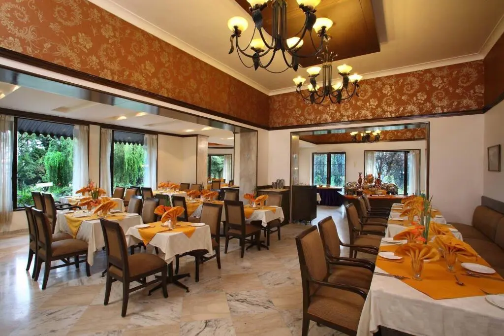 Наинитал: Shervani Hilltop Resort
