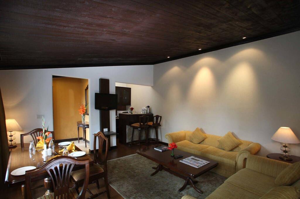 Наинитал: Shervani Hilltop Resort