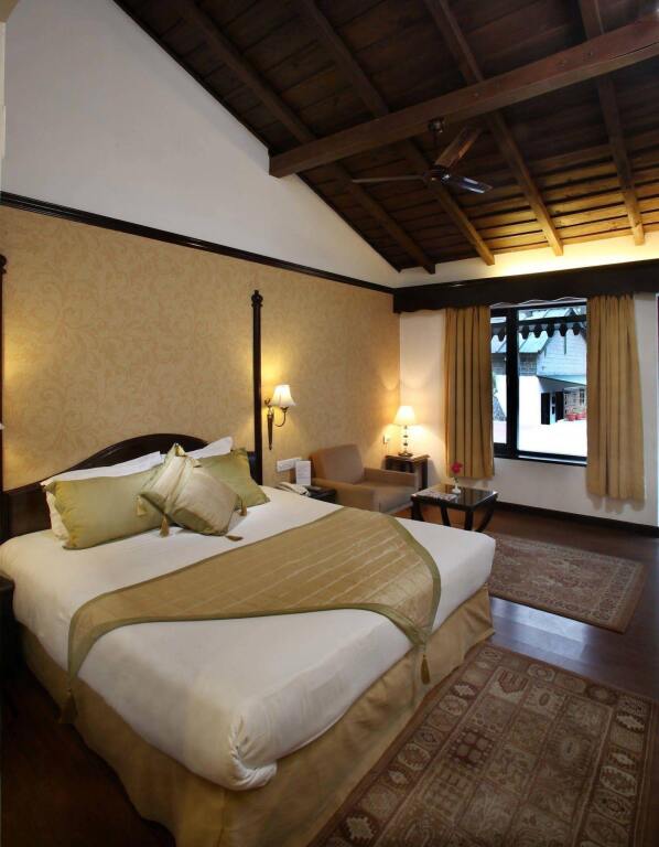 Наинитал: Shervani Hilltop Resort