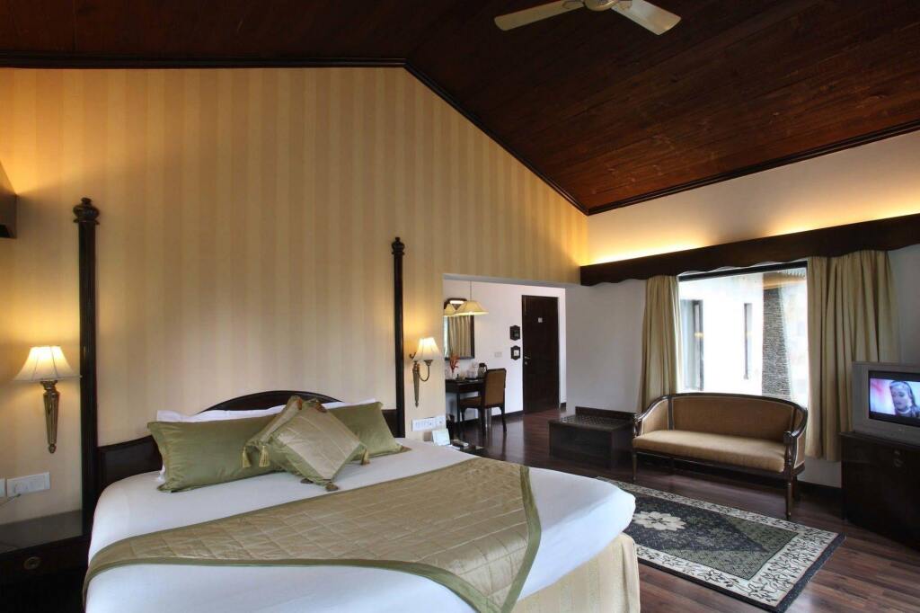 Наинитал: Shervani Hilltop Resort