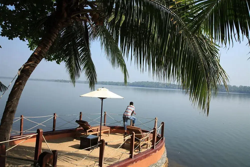 Коллам: Cambay Palm Lagoon