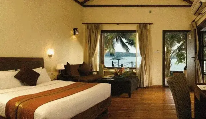 Коллам: Cambay Palm Lagoon