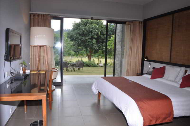 Наинитал: Aranya Safari Resort - The Corbett National Park