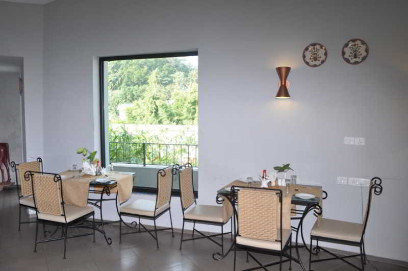 Наинитал: Aranya Safari Resort - The Corbett National Park