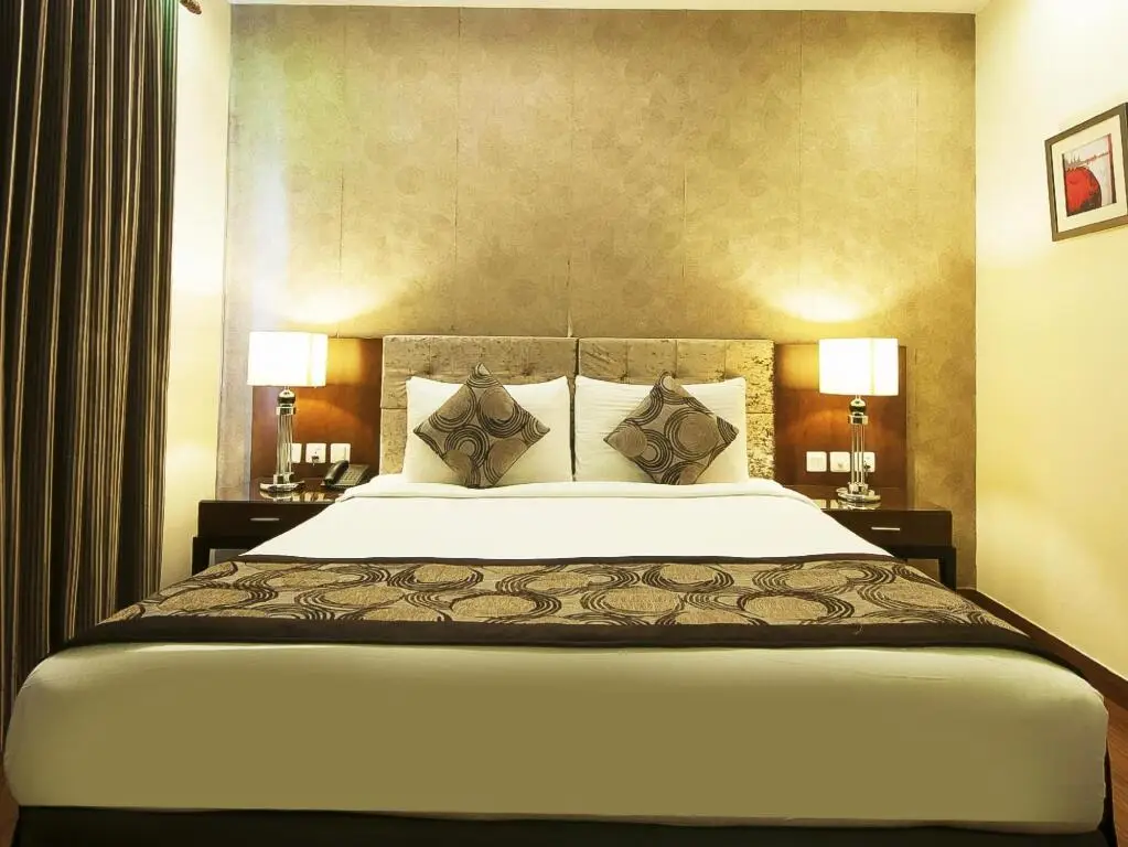 Нью-Дели: Alpina Hotels & Suites